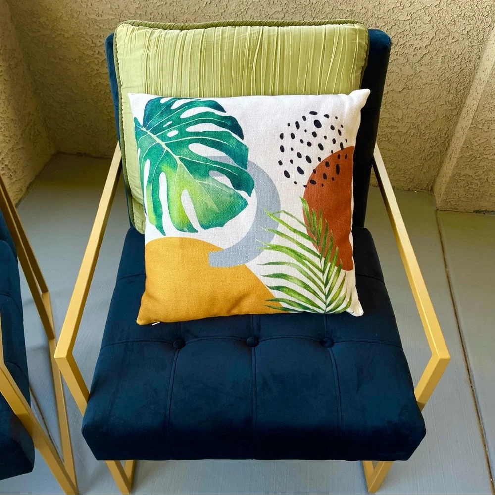 Such Home Collection Olives Green Filled Pillow W 17” / D 17” / H 4